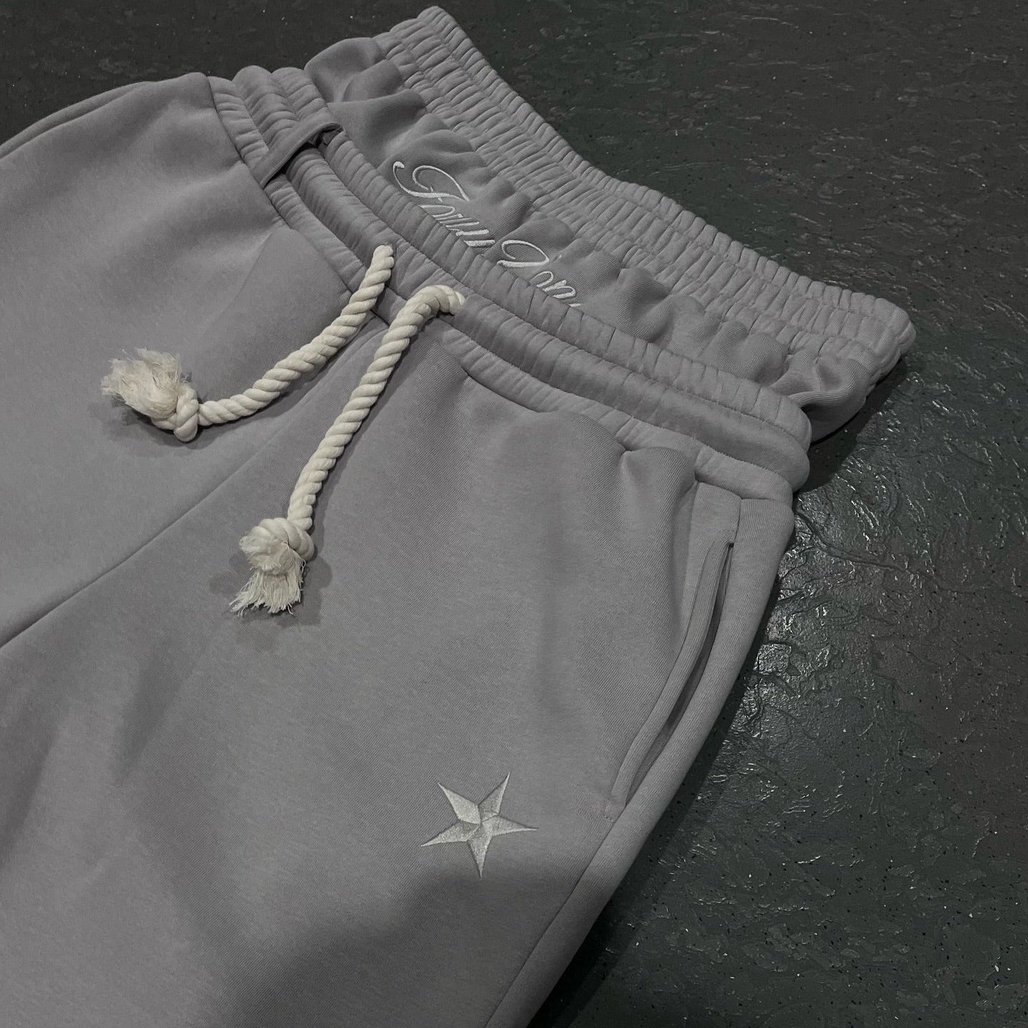 Felix – Pohodlné unisex tepláky