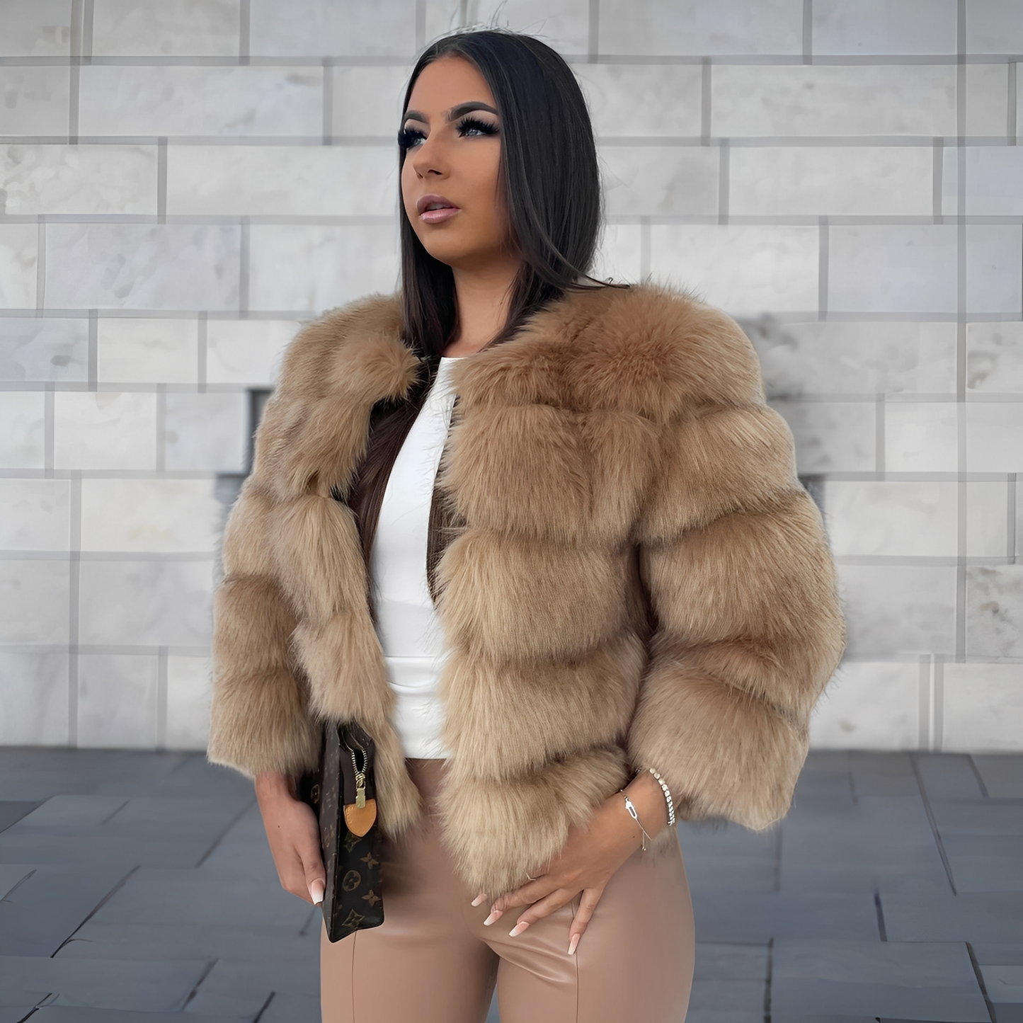 Amelia - Stylový, hřejivý kabát z umělé kožešiny pro ženy