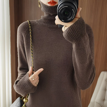 Kaycee - Moderní svetr s pleteným rolákem pro ženy