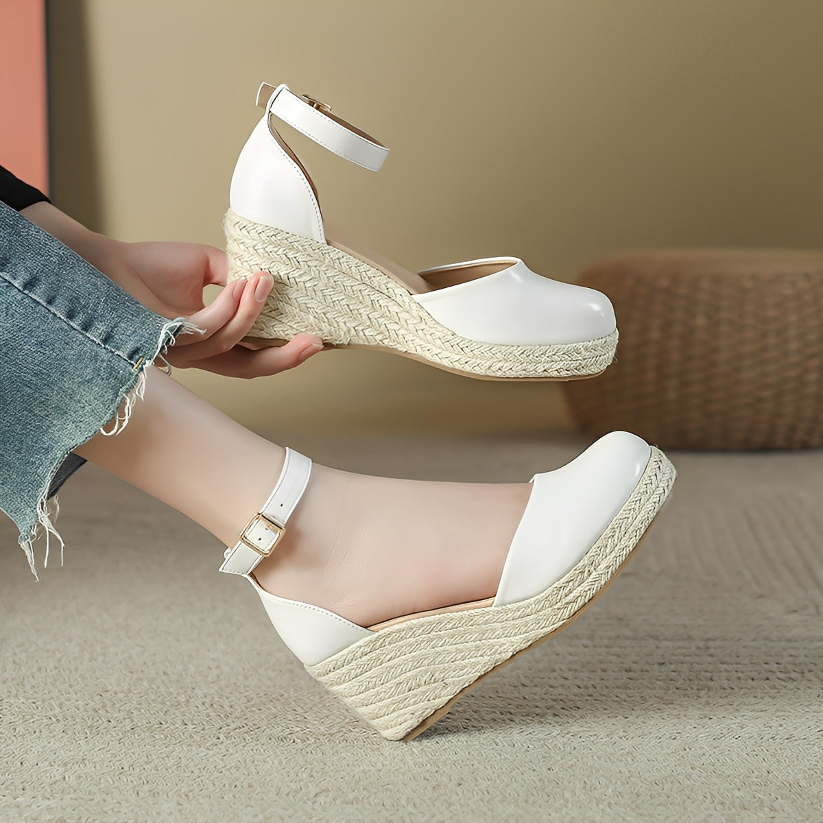 Yasmine - Dámské stylové klínové sandály