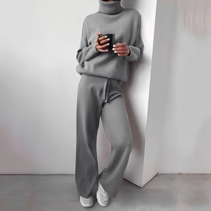 Kimberlee - Jednoduchý set s vysokým límcem pro ženy