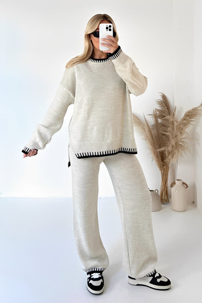 Nicola - Elegantní a pohodlná dámská souprava