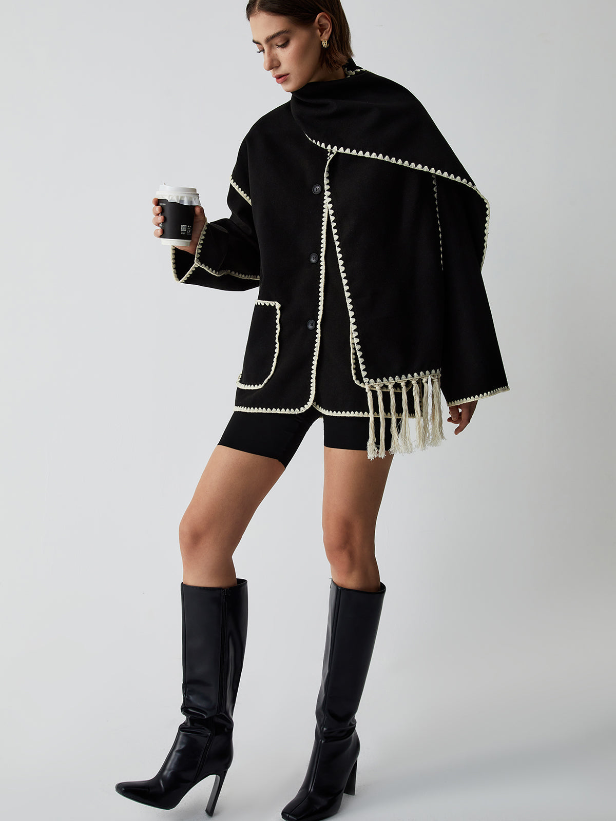 Elodie – Bunda se šálou