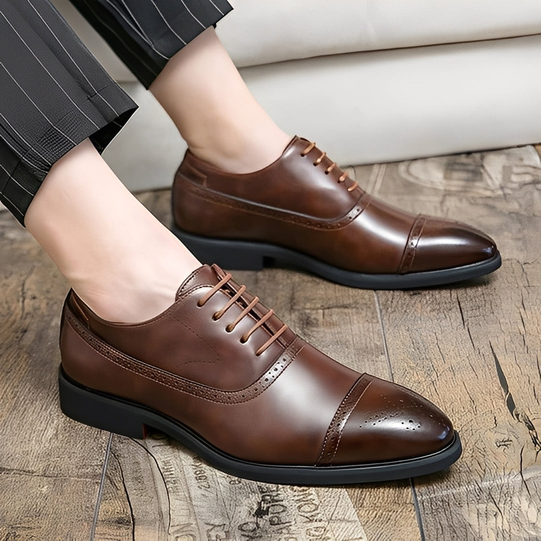 Fulton - Moderní formální kožené boty s brogue prvky pro muže